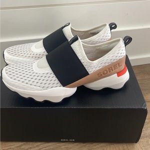 Sorel womens kinetic impact strap sneakers